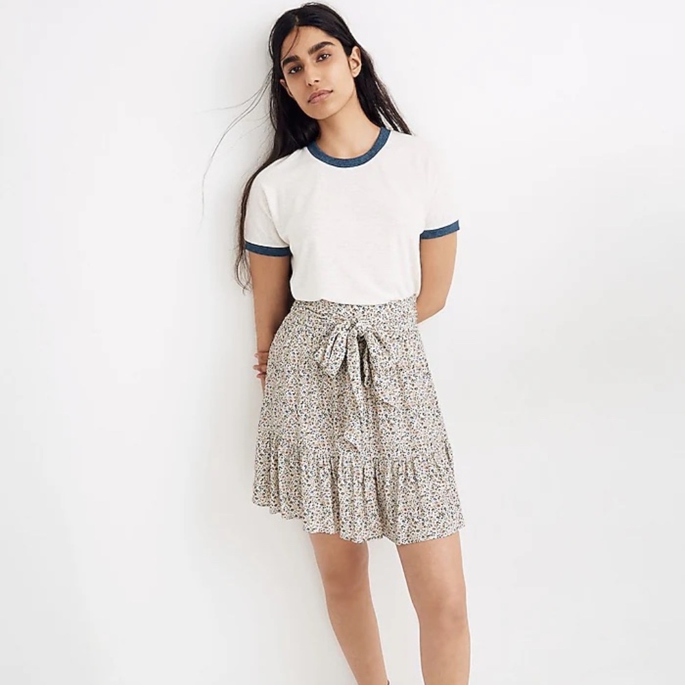 Madewell Tie-Waist Tiered Mini Skirt in Fieldwalk Floral
